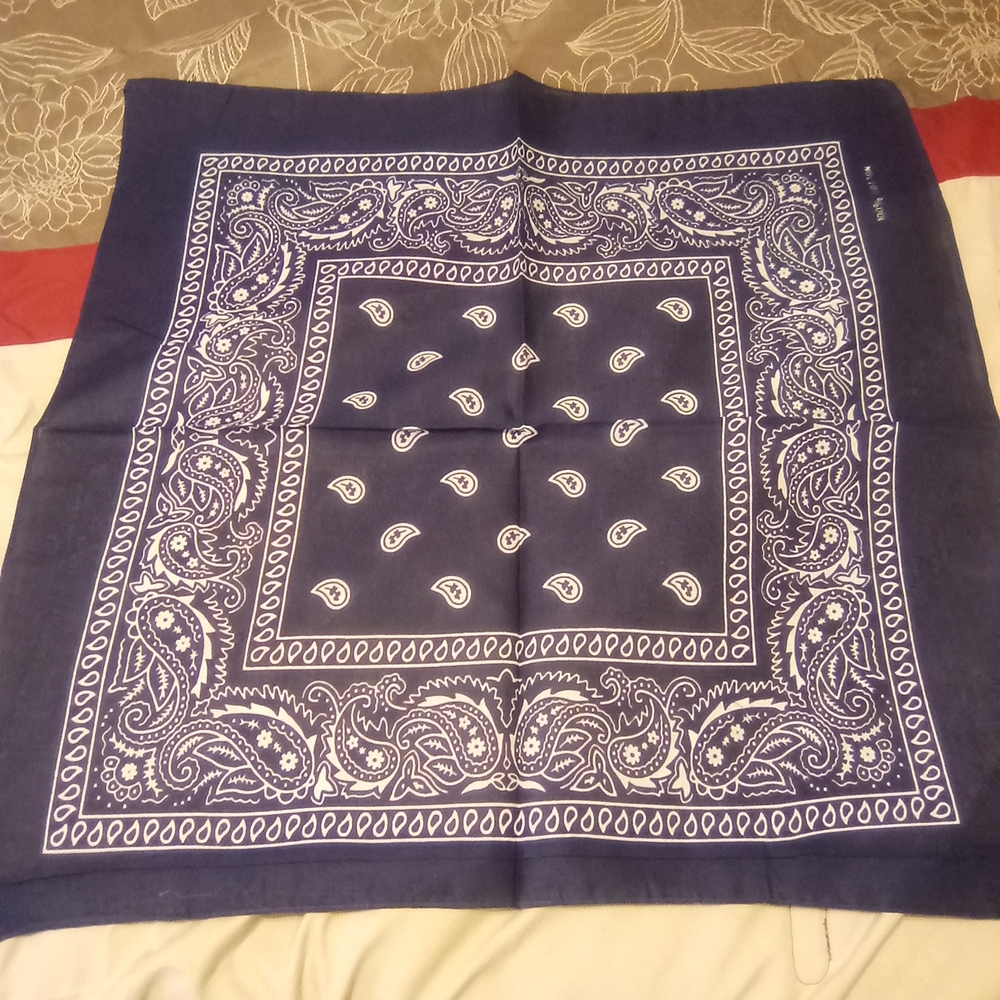 20 Navy Blue Paisley Bandanas - Picture 2 of 3